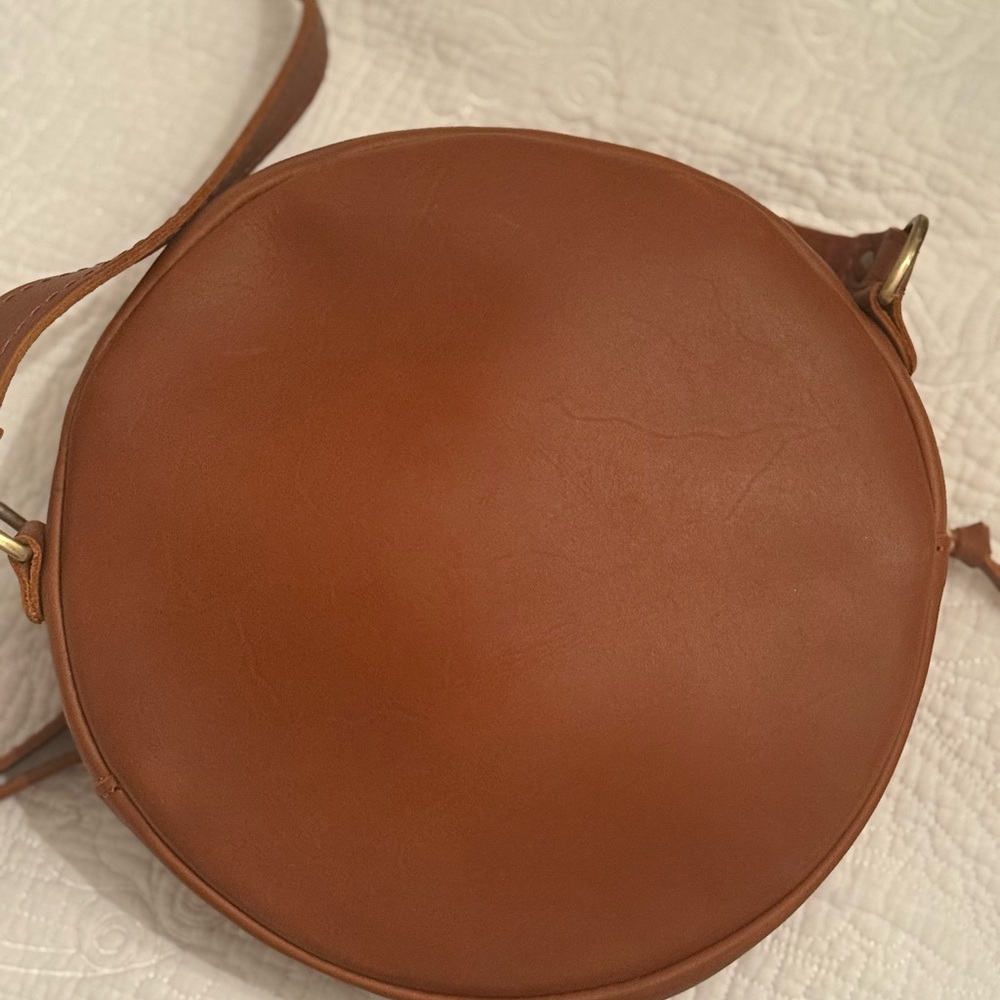 Portland Leather Tan Round Crossbody Bag - Picture 3 of 4